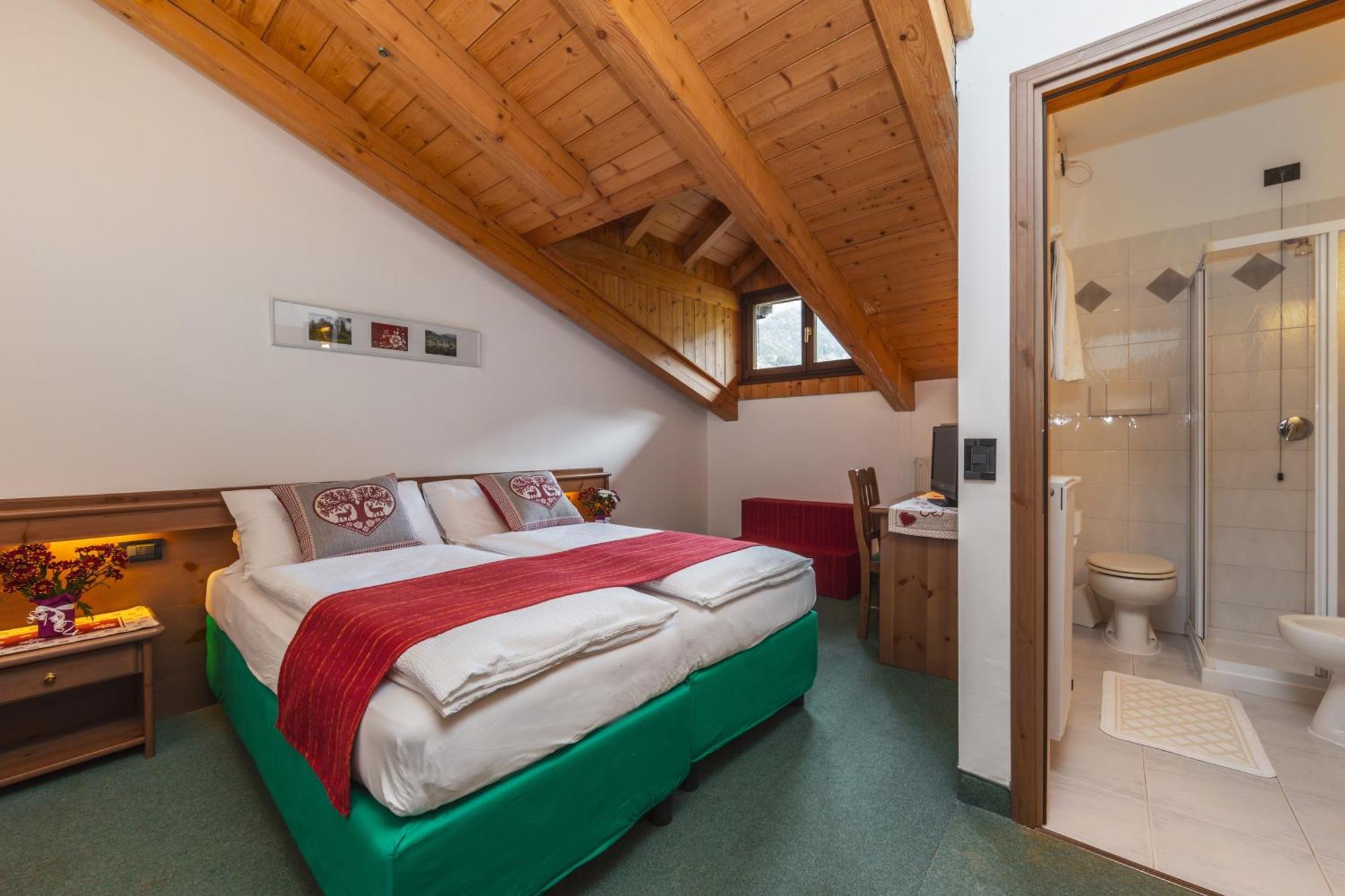 Cadria Nature & Bike Hotel Lenzumo di Concei ภายนอก รูปภาพ